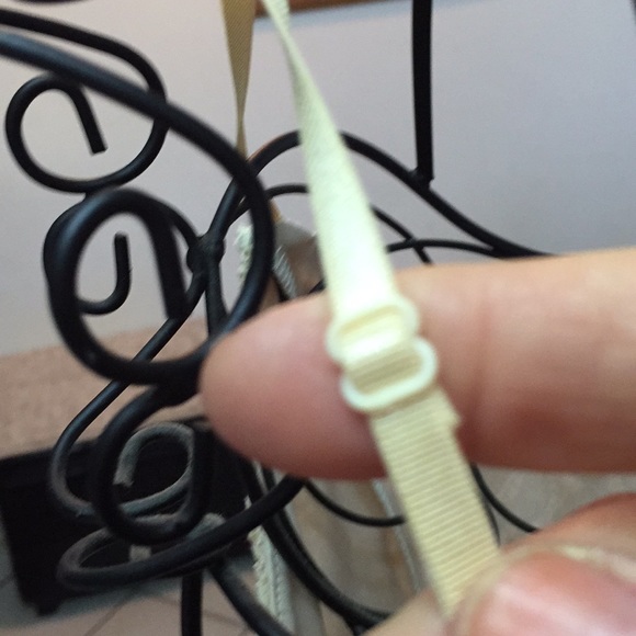 Cream lace dress - Picture 5 of 6